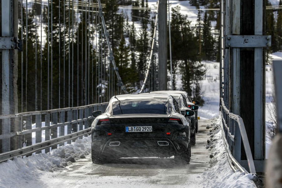 test Taycan neige